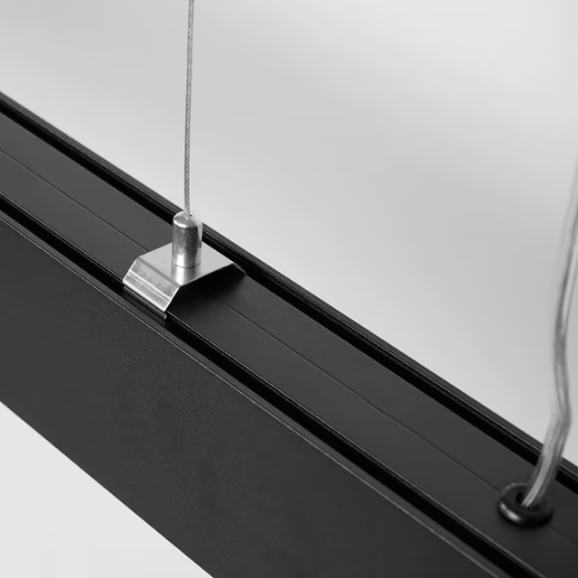 Zwarte lineaire LED hanglamp 40W met modern design voor sfeervolle verlichting Zwarte lineaire LED hanglamp 40W met modern design voor sfeervolle verlichting