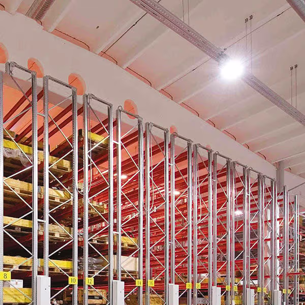 HLW LED LED UFO High Bay 100W - Helder Koud Wit 6400K, Waterdicht IP65 Magazijnverlichting HLW LED LED UFO High Bay 100W - Helder Koud Wit 6400K, Waterdicht IP65 Magazijnverlichting