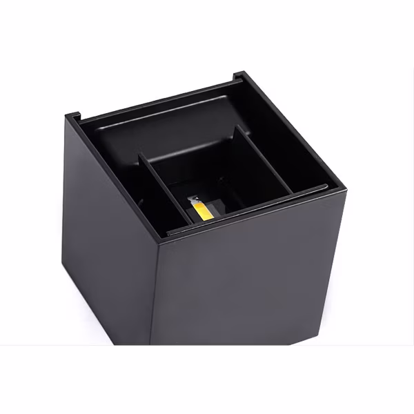 Velvalux Zwarte & Witte LED Vloerlamp en Wandlamp Velvalux 6W, IP65, Warm Wit 2700K–3000K, Beam Angle Verstelbaar Velvalux Zwarte & Witte LED Vloerlamp en Wandlamp Velvalux 6W, IP65, Warm Wit 2700K–3000K, Beam Angle Verstelbaar