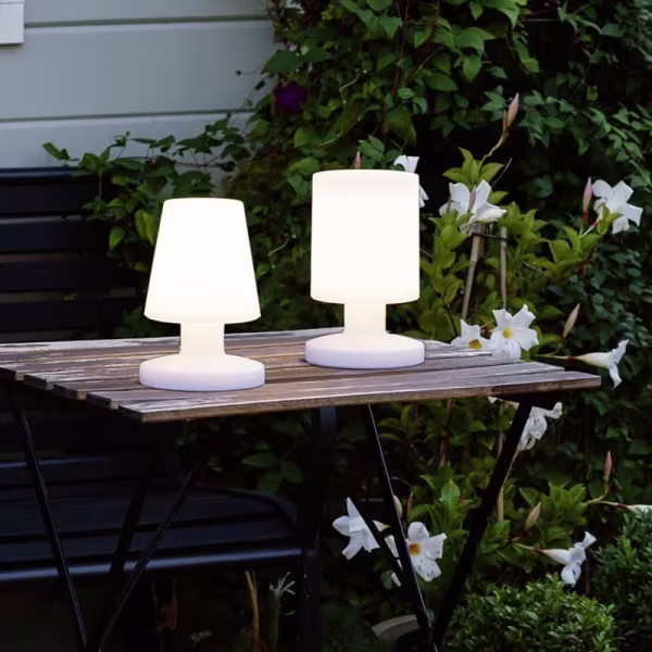 HLW LED LED Tafellamp Trion - Ronde LED tafellamp met USB-oplaadfunctie en spatwaterdichte witte kunststof kap HLW LED LED Tafellamp Trion - Ronde LED tafellamp met USB-oplaadfunctie en spatwaterdichte witte kunststof kap