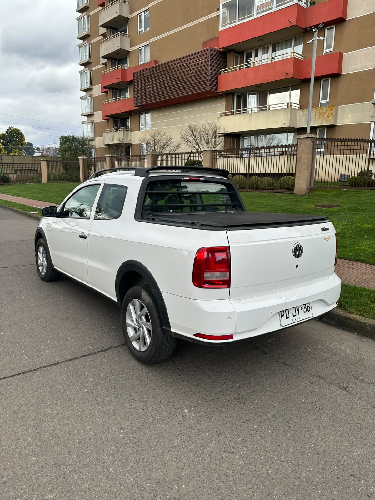 VOLKSWAGEN SAVEIRO 1.6 - Imagen 6