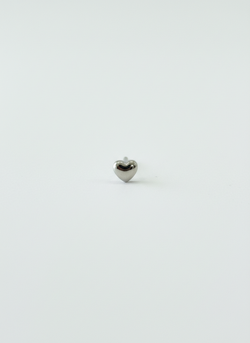 Piercing labret titanio corazón plateado