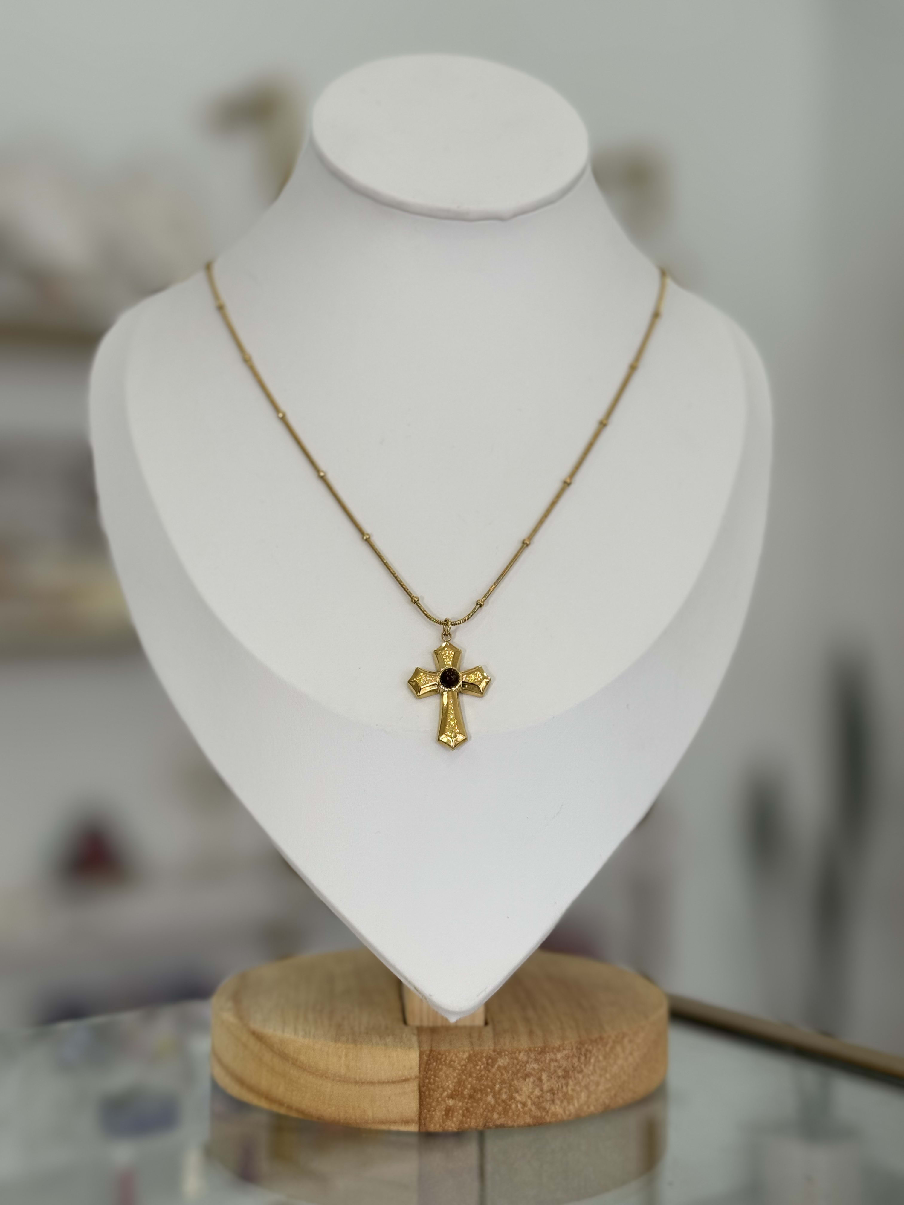 Collar Cruz Piedra Negra Elegante Chapa Oro 14K Acero Inoxidable Mujer