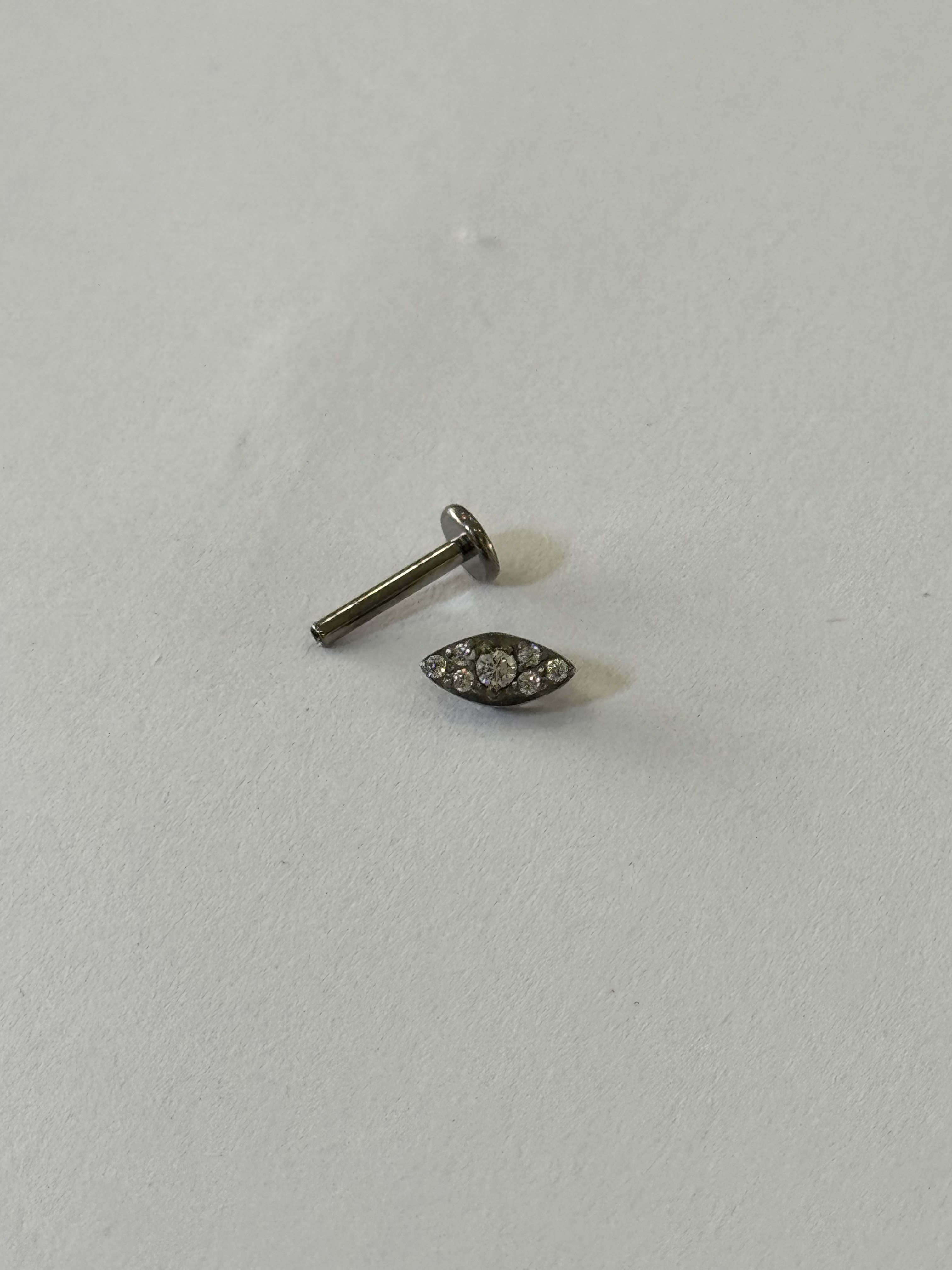 Labret Ovalo Zirconias Plateado