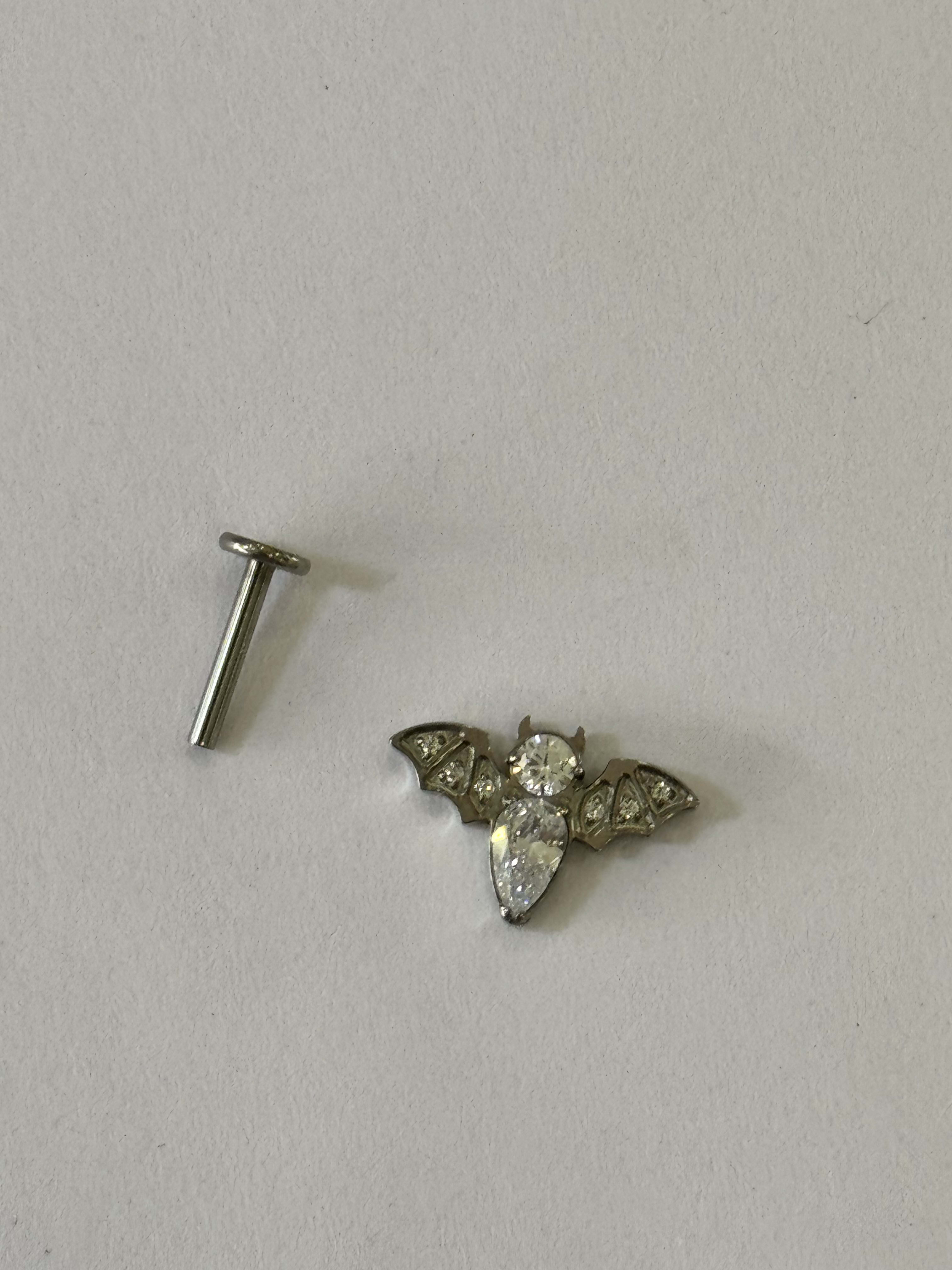 Labret Piercing Murcielago Plateado