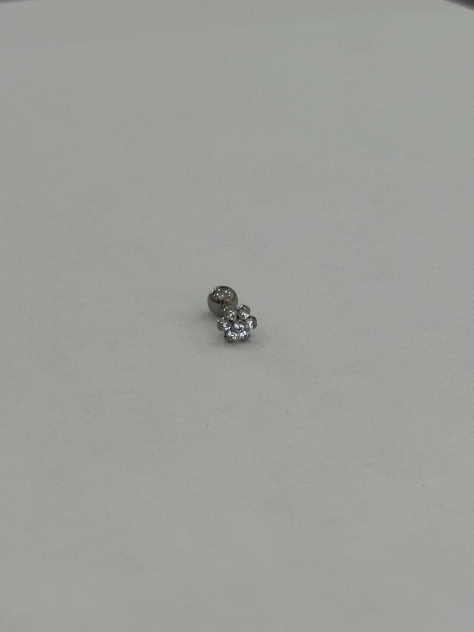Flor plateada con zirconias. Piercing de acero quirúrgico 316L