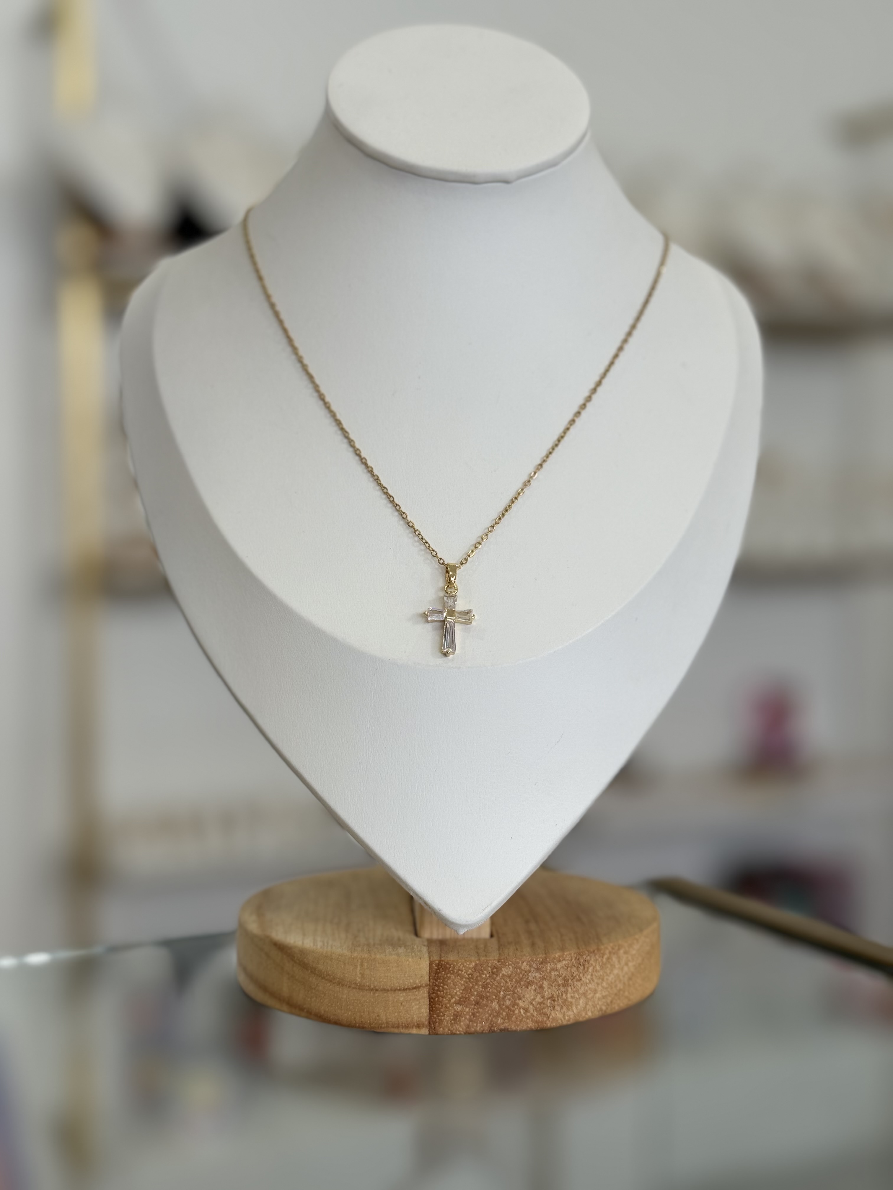 Collar Cruz Cristal Dorado Elegante Acero Inoxidable - Mundo Chic Joyería