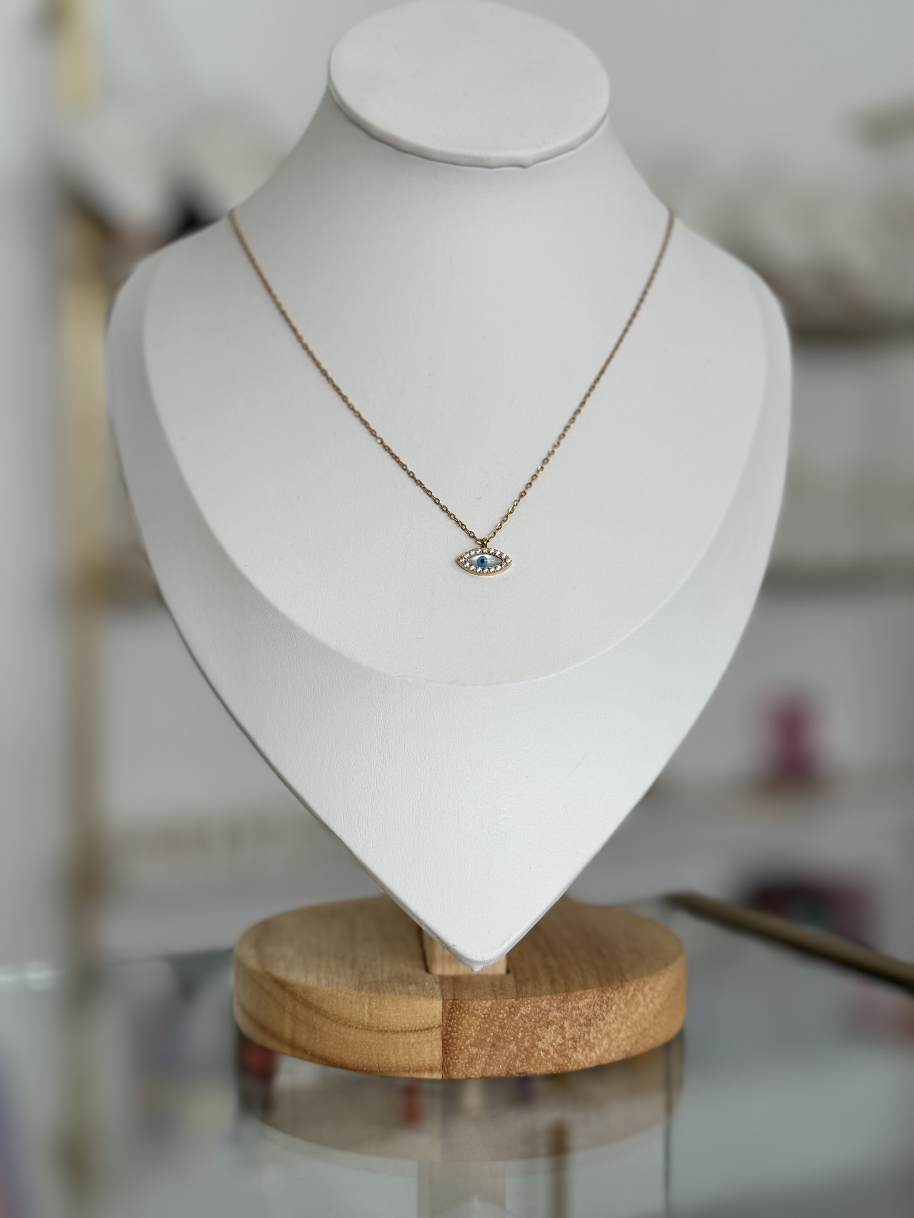 Collar dorado con dije de ojo mini