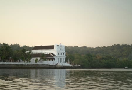 Resorts Near Dabolim Airport