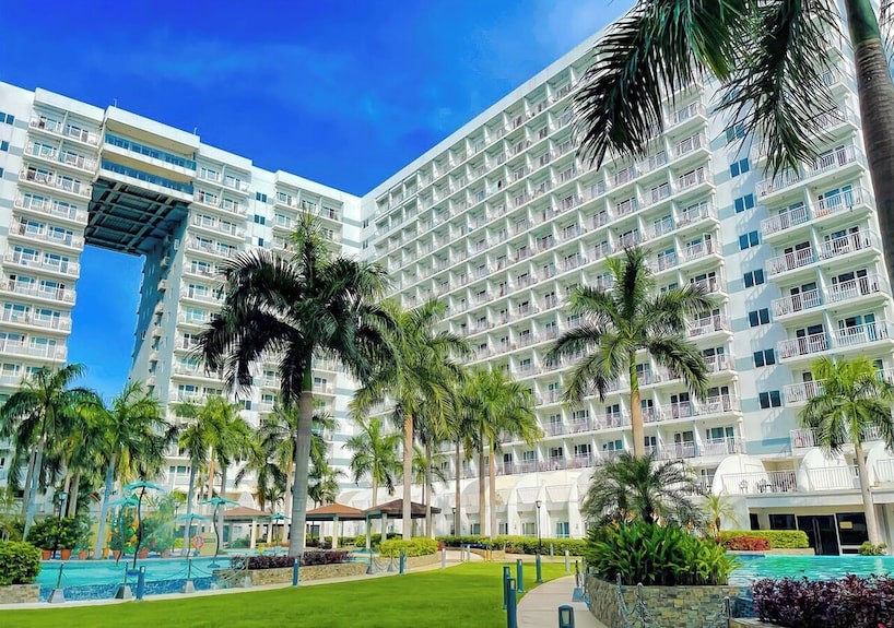 Private Residences & Apartments