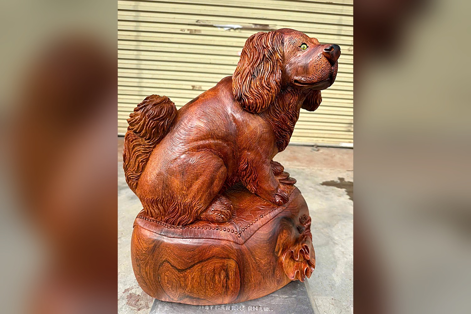 Tượng chó giữ của gỗ hương – góc 2