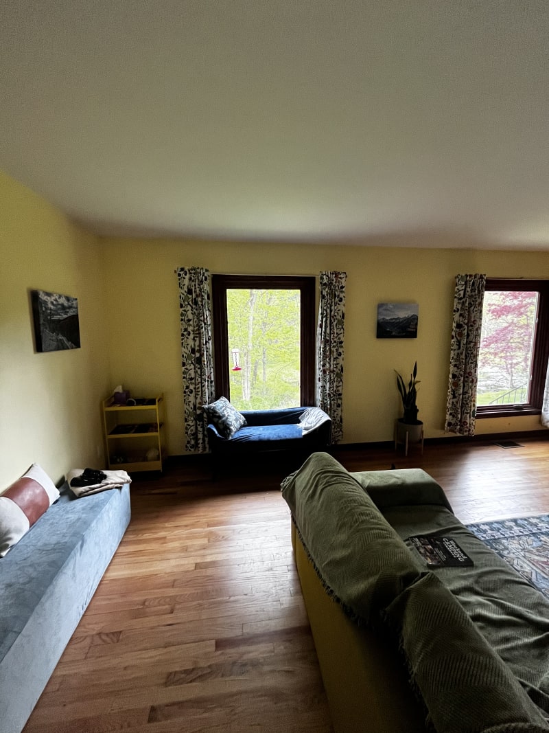 Living area, second angle