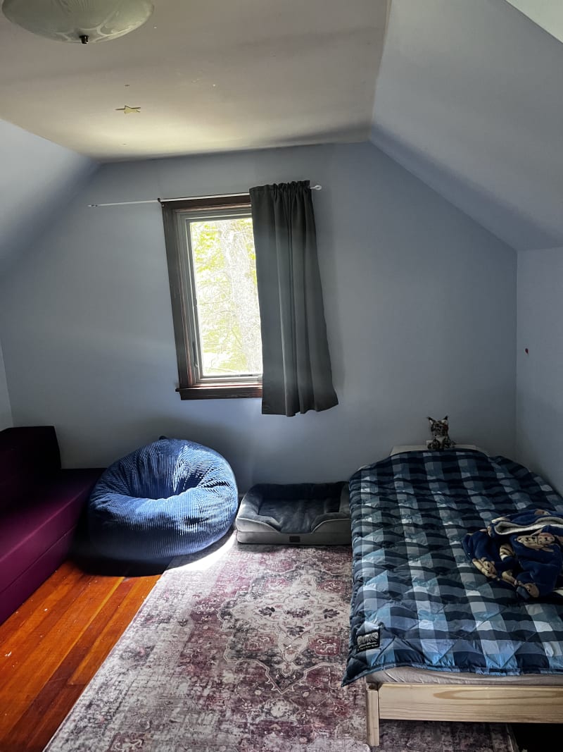 Upstairs small bedroom