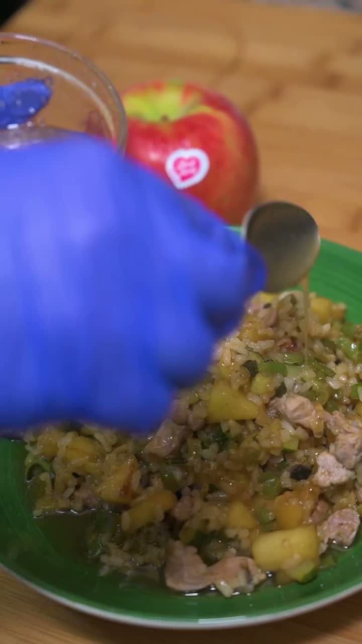 Arroz con Manzana Pink Lady y Cerdo