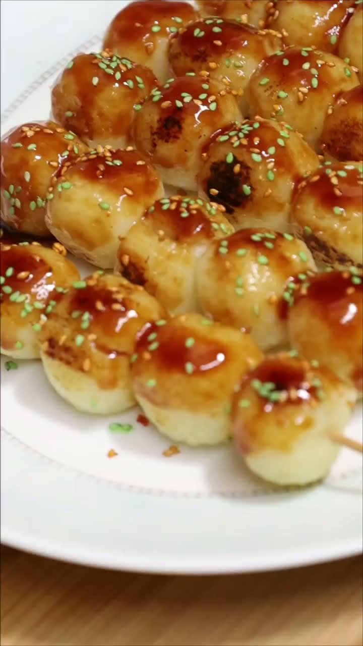 Mitarashi Dango de Nomobatata