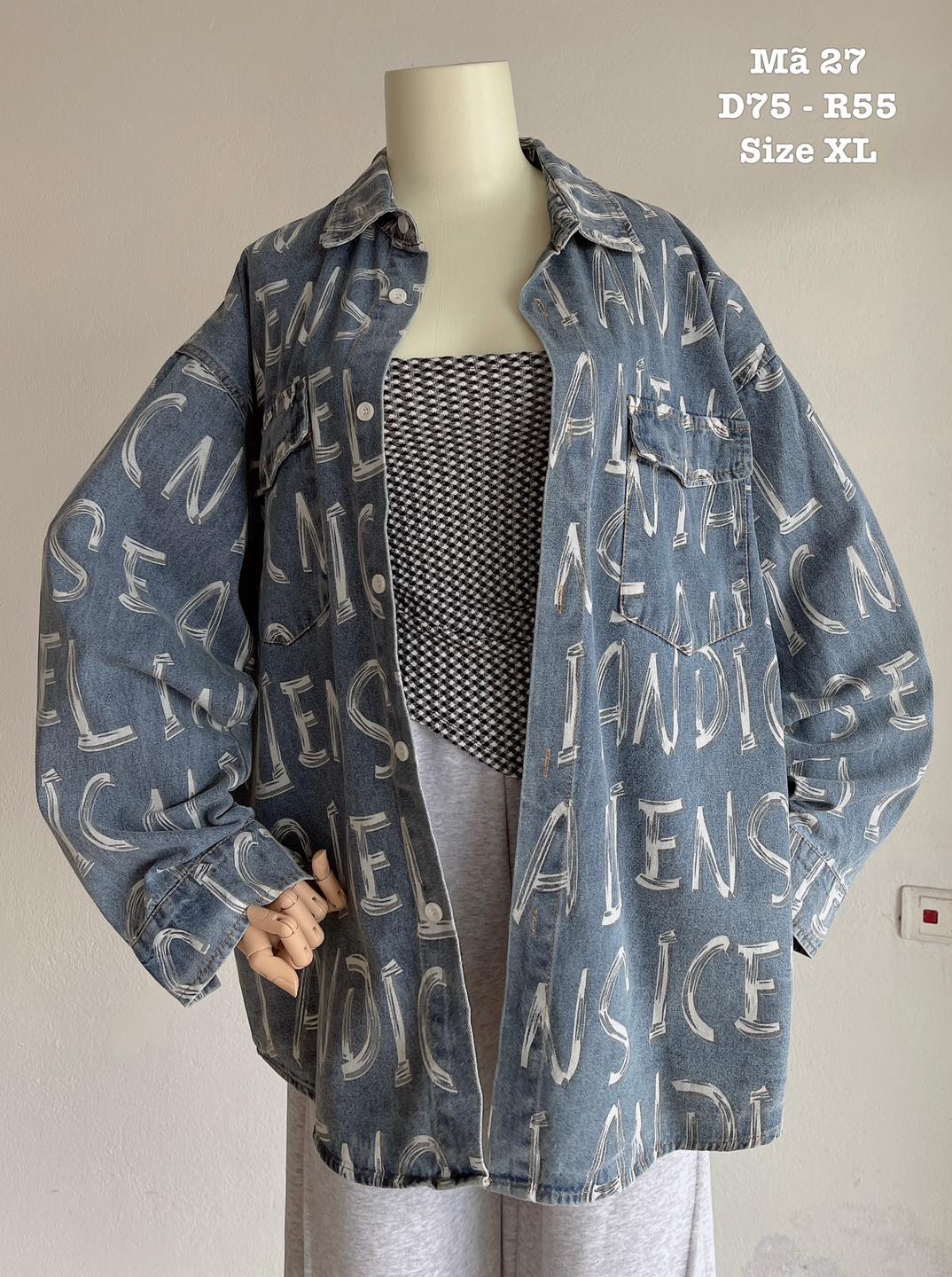Áo Khoác Jean Oversize In Chữ Graffiti Nữ Cá Tính