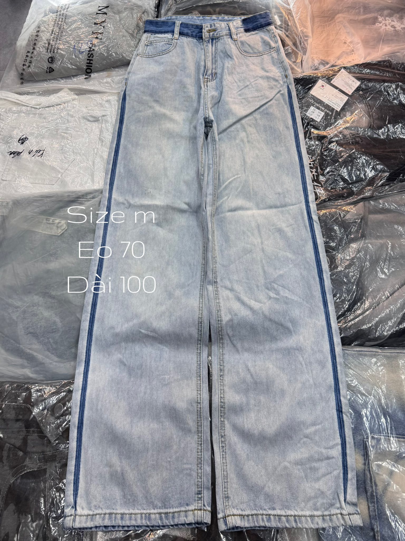 Quần jean ống rộng phối sọc viền