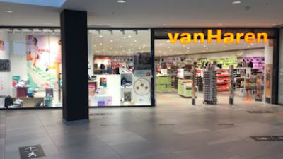 VAN HAREN – photo 1
