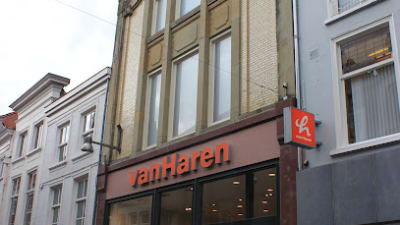 VAN HAREN – photo 1
