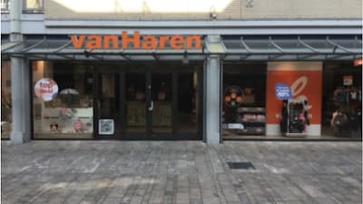 VAN HAREN – photo 1