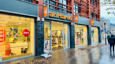 VAN HAREN – photo 1