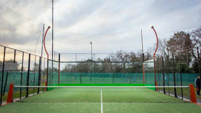 Atlantis Sport - Colocación de Canchas de Césped Sintético. – photo 1