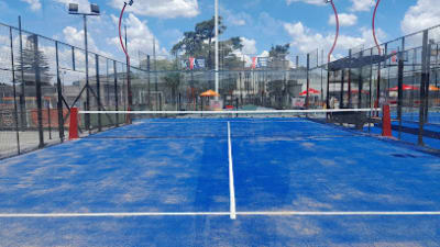 URBAN SPORT - Complejo de canchas de futbol 5 & 8 con Cesped y PADEL Vidrio y Cesped, con Bar y Vestuarios. – photo 1