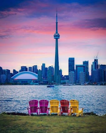 15-day itinerary in Toronto & Montreal, Canada focusing on Top attractions and For kids