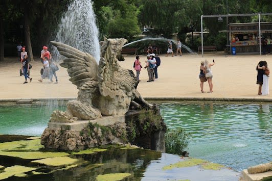 Barcelona, Spain 11-day travel plan covering Top attractions and Shopping