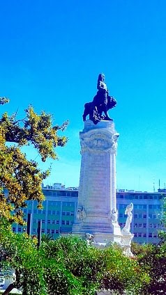 Complete 10-day guide to Lisbon & Porto, Portugal with Top attractions and Nature and outdoor and Shopping - 10 days travel itinerary in Lisbon, Portugal featuring Iconic Landmark and Neighborhood
