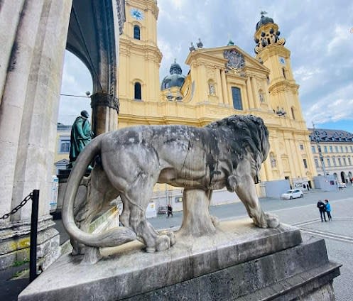 Complete 14-day guide to Munich & Frankfurt, Germany with Top attractions and Shopping - 14 days travel itinerary in Munich, Germany featuring Iconic Landmark and Food & Drink