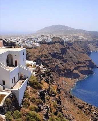 Complete 14-day guide to Santorini & Athens, Greece with Top attractions and Shopping and Nature and outdoor - 14 days travel itinerary in Santorini, Greece featuring Iconic Landmark and Museum