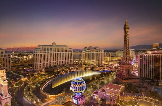 Complete 3-day guide to Las Vegas, USA with Top attractions and Nature and outdoor and Shopping - 3 days travel itinerary in Las Vegas, NV, USA featuring Iconic Landmark and Nature