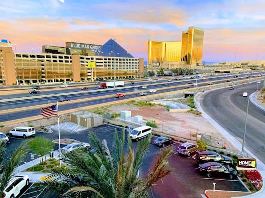 4-day itinerary in Las Vegas, USA focusing on Top attractions and Shopping - 4 days travel itinerary in Las Vegas, NV, USA featuring Iconic Landmark and Nature