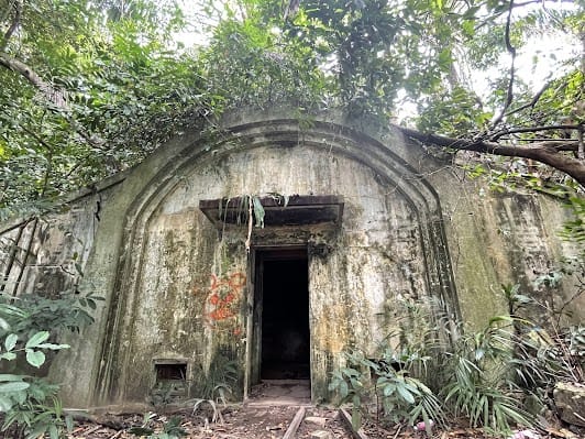 Kay Siang Bunkers