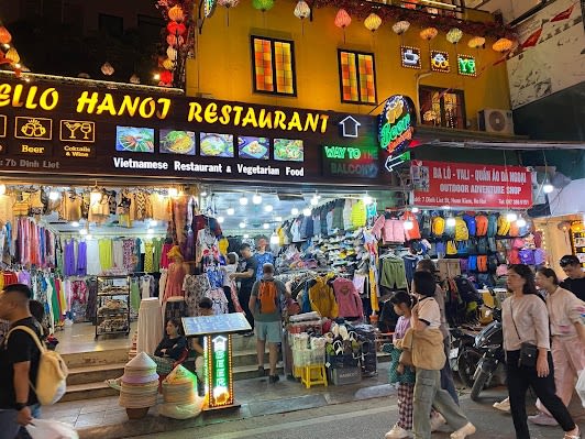 Hanoi Weekend Night Market Start Point