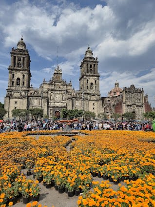 Constitution Plaza
