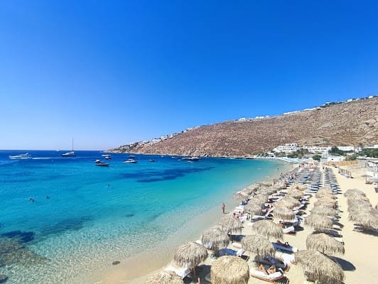 Psarou beach