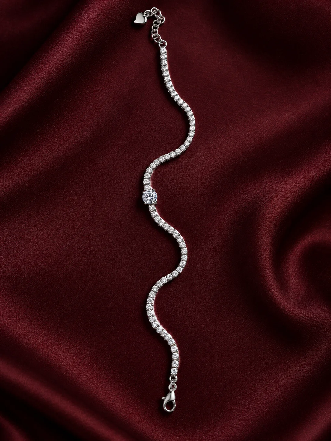 The Royal Solitaire Curve Bracelet