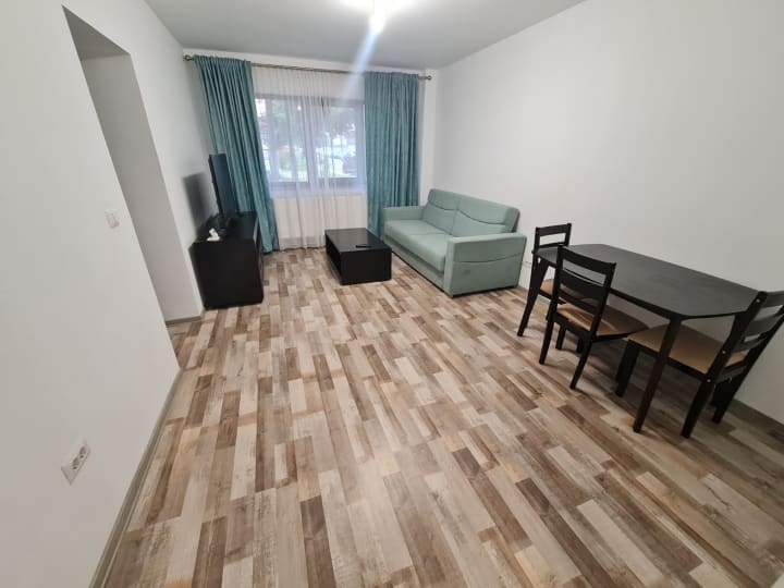 Apartament 3 camere Mărășești — parter, mobilat complet, centrală proprie