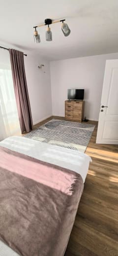 Garsonieră Zona Bucovina Suceava — renovată integral, centrală termică, balcon - foto 4 de 12