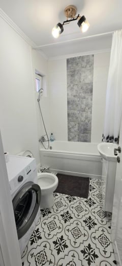Garsonieră Zona Bucovina Suceava — renovată integral, centrală termică, balcon - foto 7 de 12