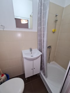 Garsonieră Zamca Suceava — izolată termic, termopane, clasa B - foto 3 de 7