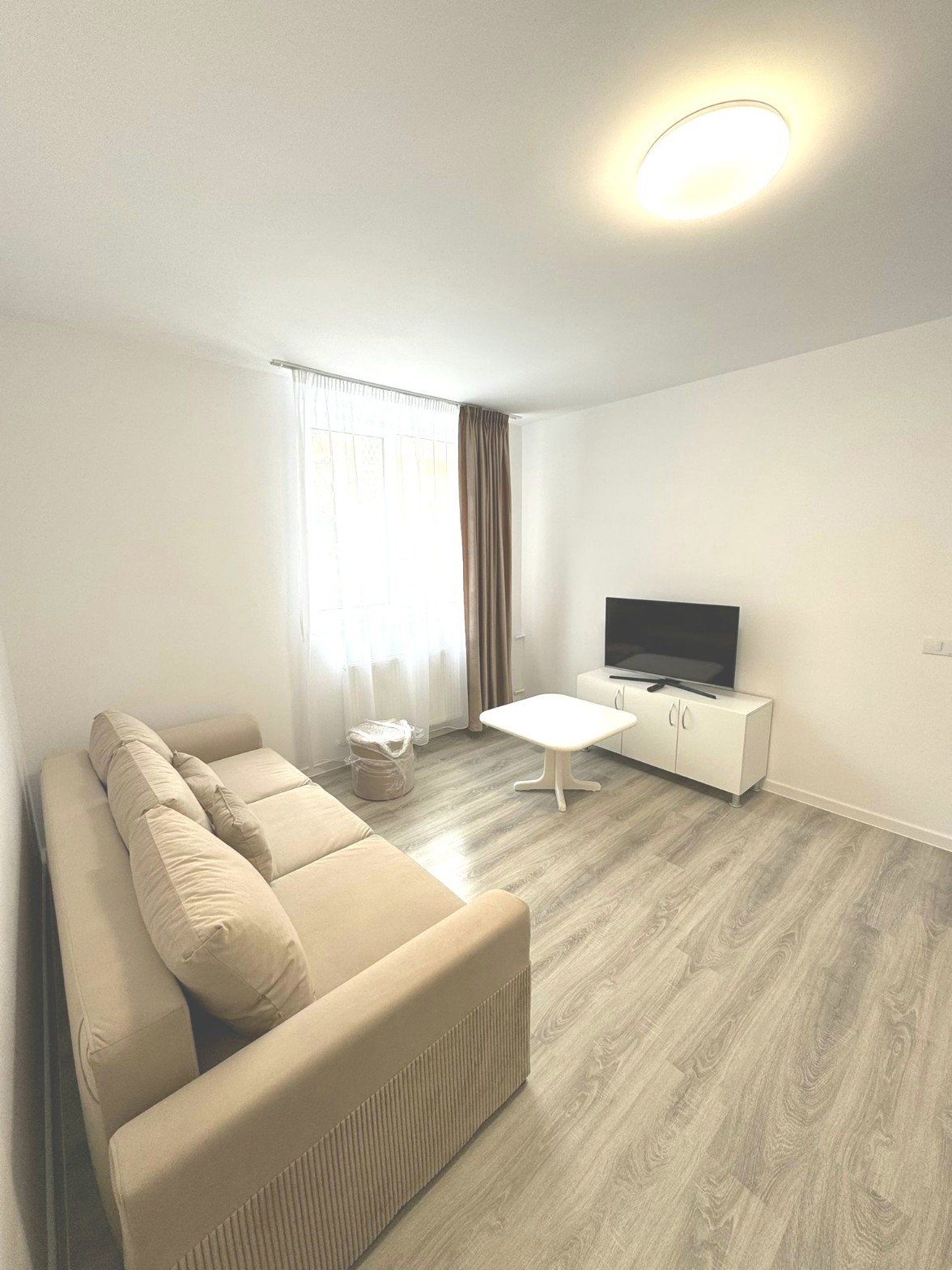 Apartament 3 camere Central Suceava — renovat, mobilat, clasă energetică B