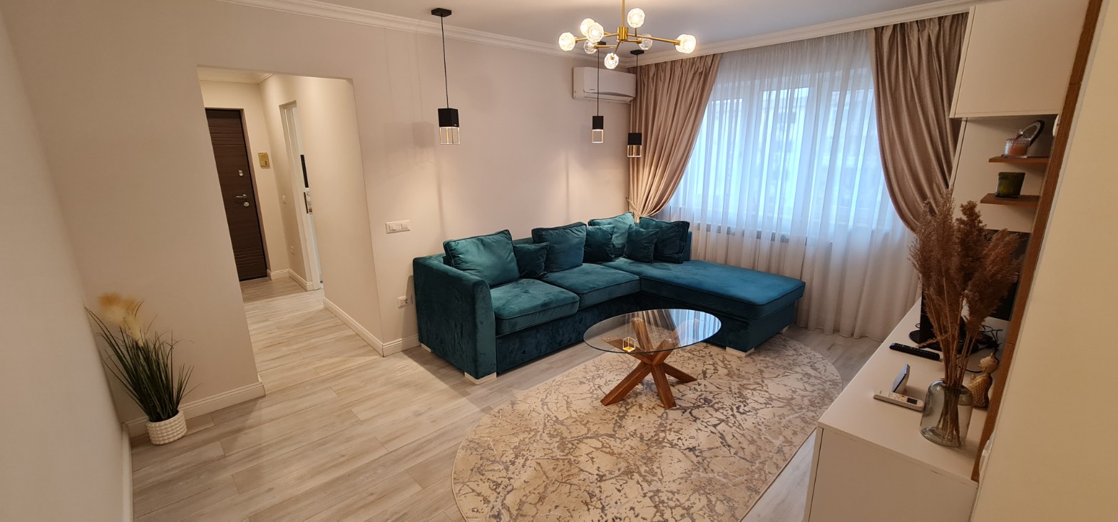 Apartament 3 camere Areni, zona Policlinică — renovat integral, centrală termică