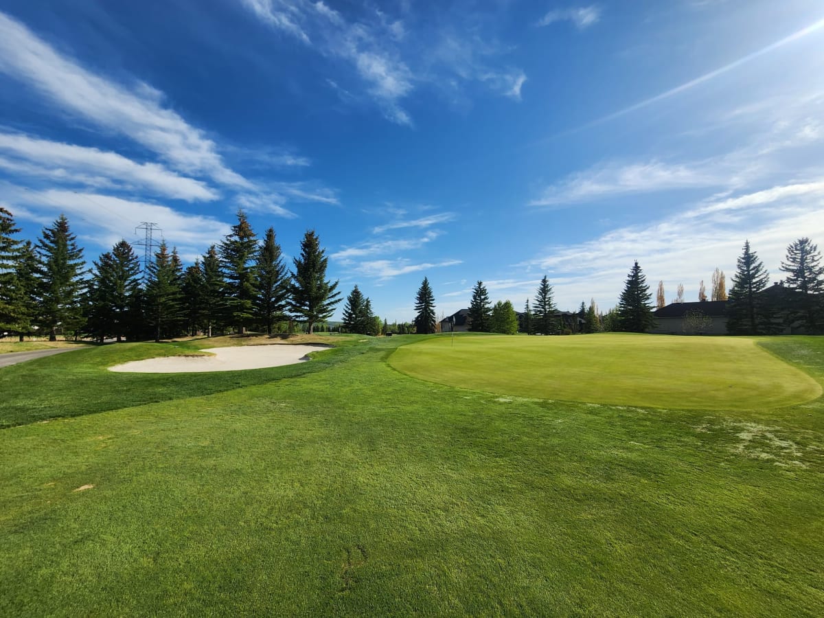 A Fun and Scenic Golf Experience