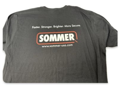 Black shirt back 1739562453