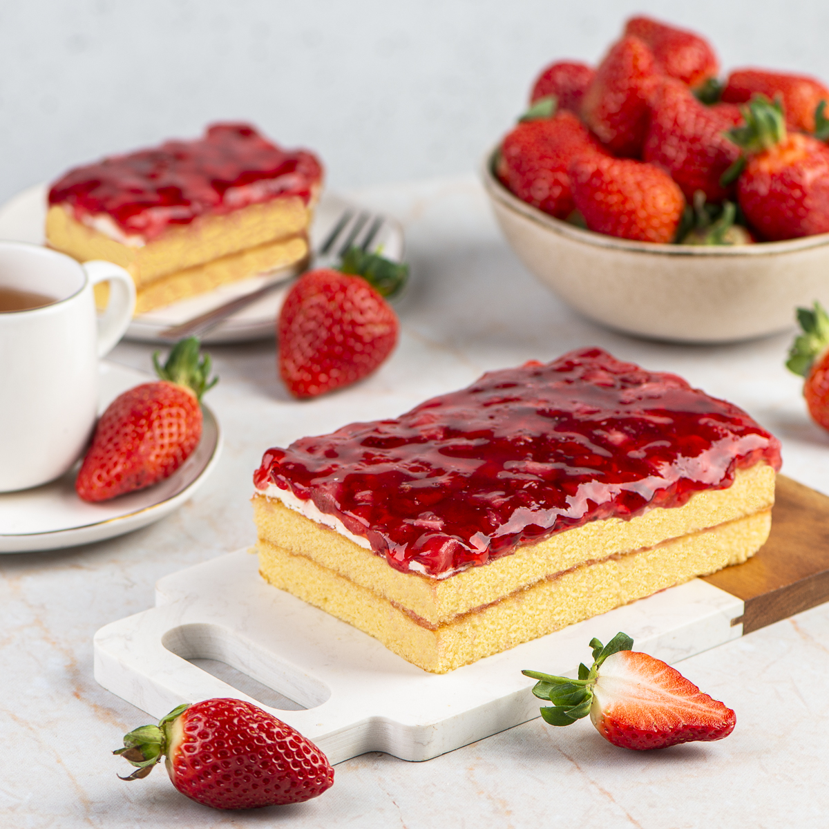 Strawberry cake 380g x 9 (Thaw & Sell plate cakes) - Eesti