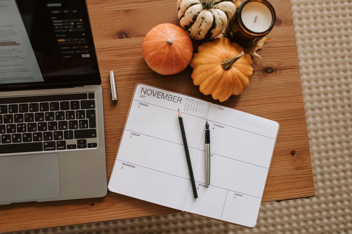 Clocks Go Back Nov 1: Which Canadian Provinces Still Change Time: What this means for you on November 1