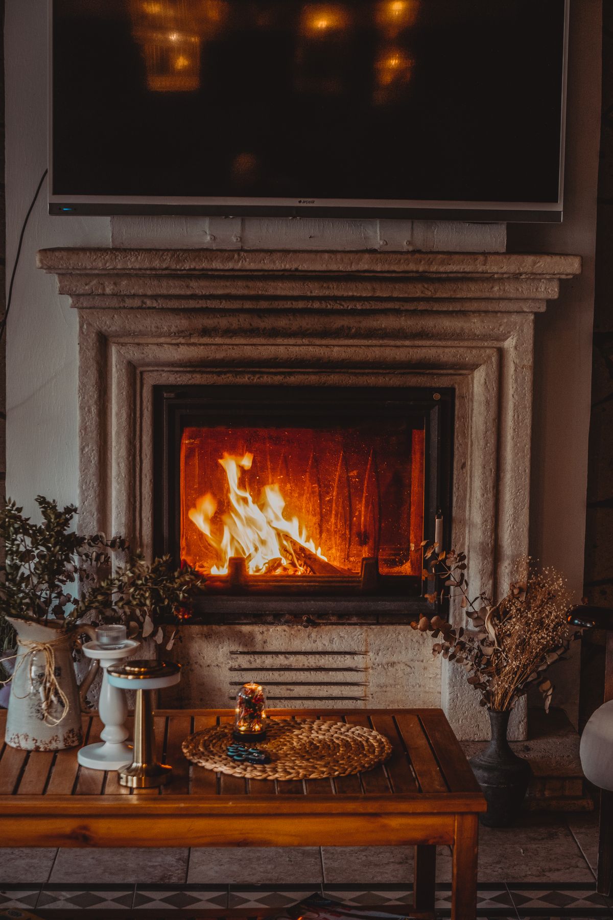 Heating Your Canadian Home This Winter: Heat Pump vs. Gas vs. Electric Costs Compared: How the three systems work